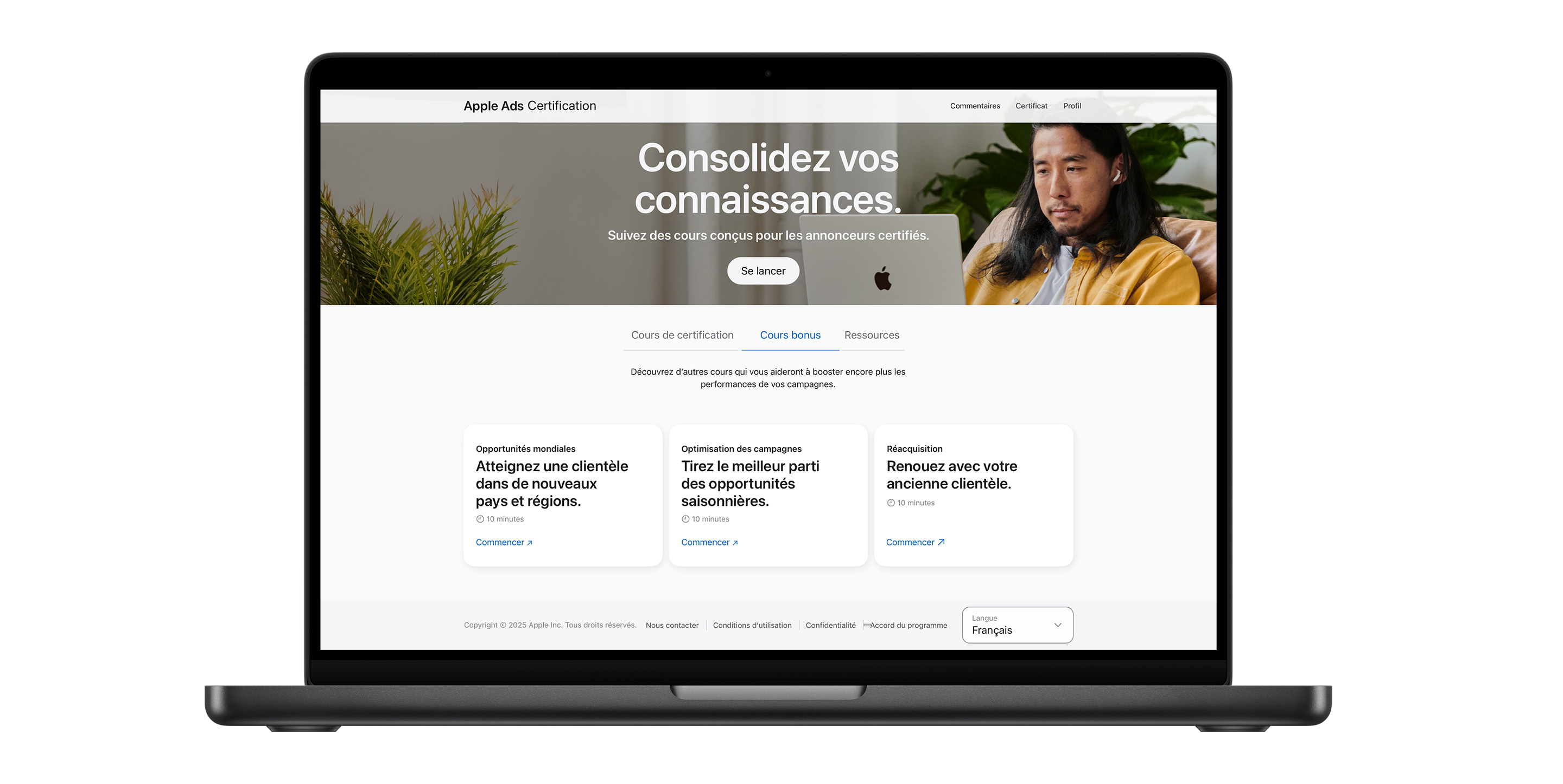 Page des cours de certification Apple Ads affichant l’onglet des cours bonus. Il contient trois leçons pour vous aider à améliorer les performances de vos campagnes.