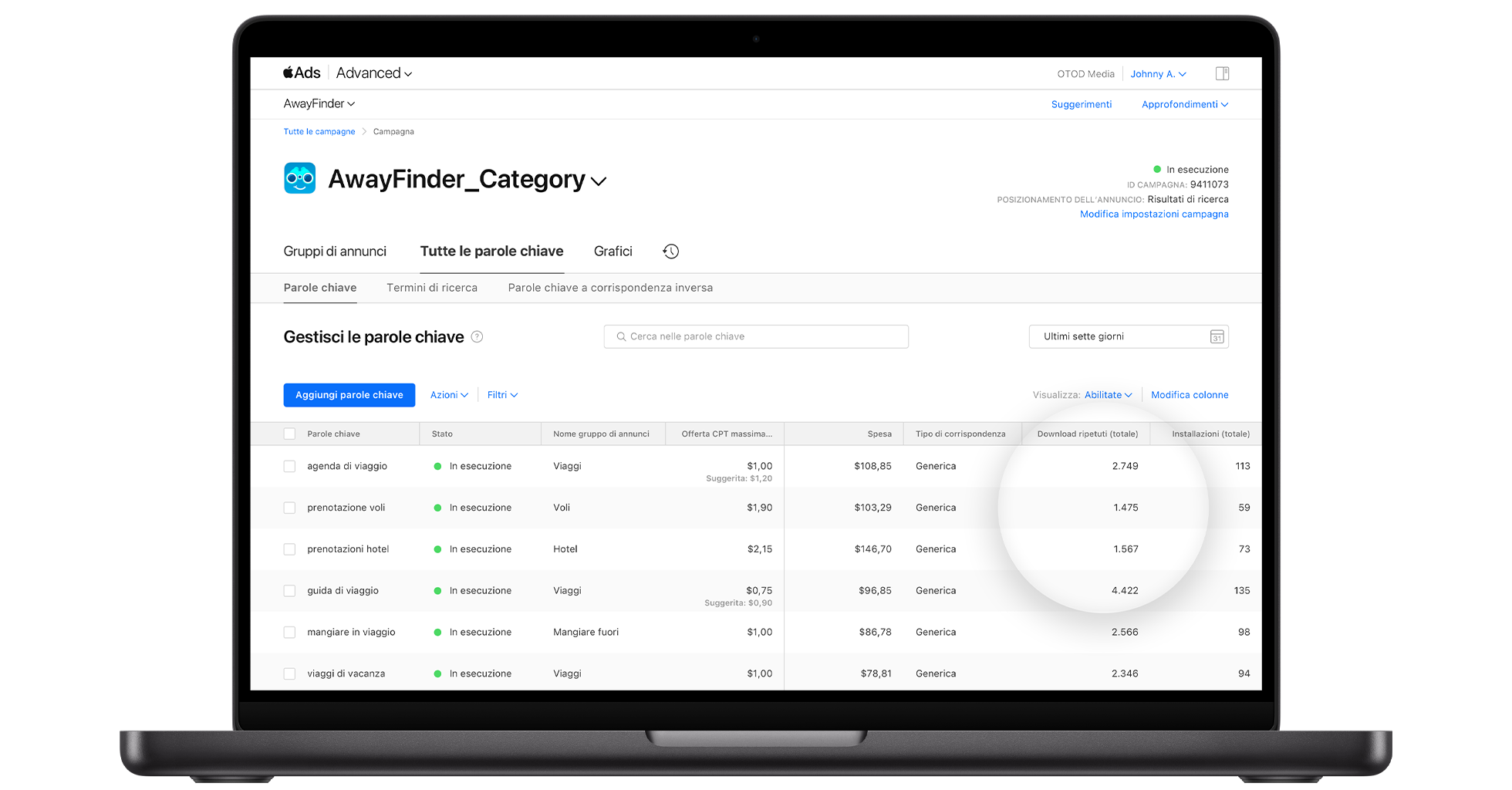 La dashboard Tutte le parole chiave è aperta per l’app di esempio, AwayFinder. La colonna Download ripetuti è ingrandita. 